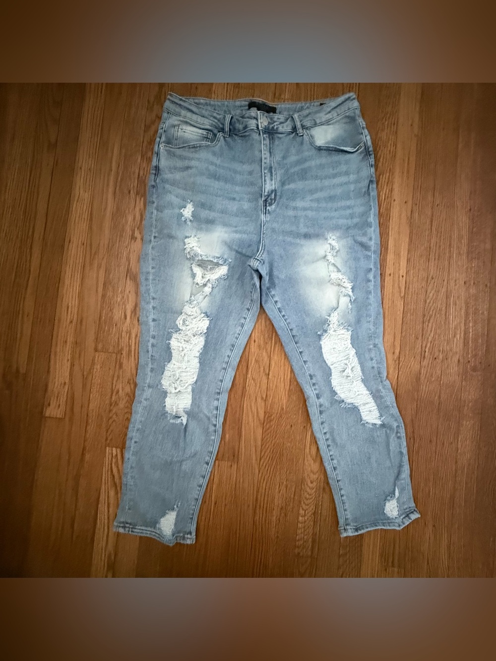 Risen Los Angeles Women’s Light Blue Distressed Boyfriend Jeans size 2XL
